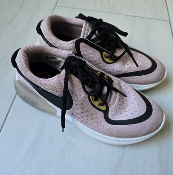 Nike Women's Pink and Black Sneakers Size 5.5 - Picture 2 of 10
